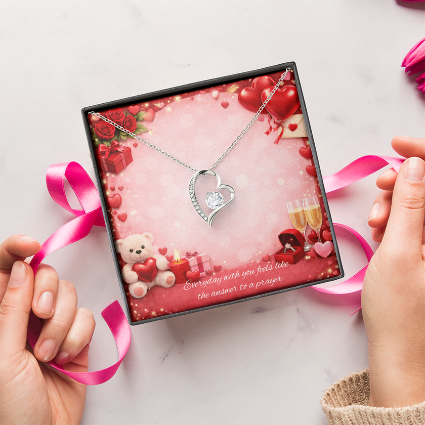 Forever Love Heart Pendant Necklace – Symbol of Eternal Love